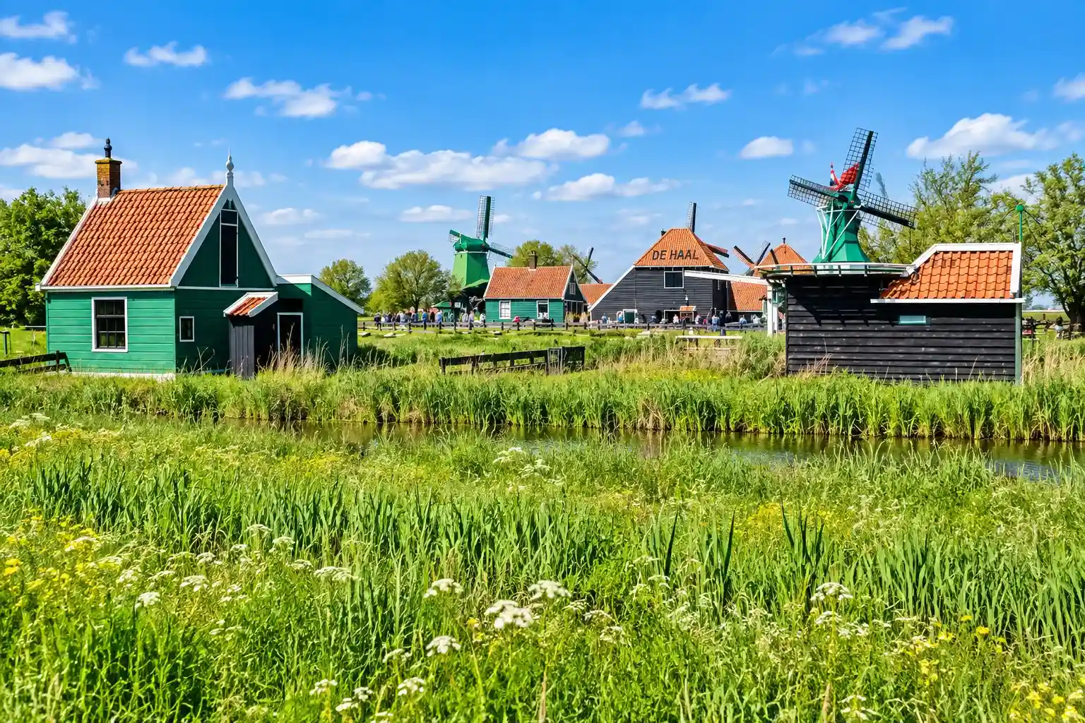 Cycling route through Zaanstreek and Zaanse Schans